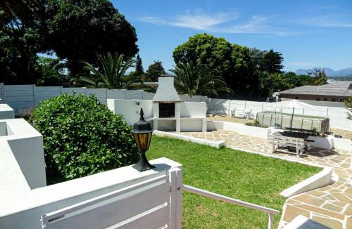 Bellville House | Elegant City Guest House