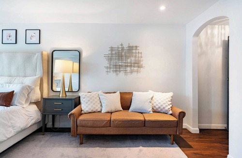 Mission Terrace Apartment | Elegant Glen Park Studio with Private Deck and Designer Finishes
