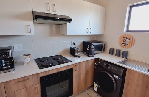 Boksburg Apartment | Elegant lifestyle gateawaynnCozy and stylish Apartment in Lifestyle Estate!nn