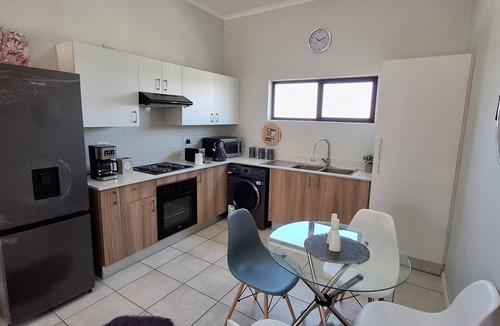 Boksburg Apartment | Elegant lifestyle gateawaynnCozy and stylish Apartment in Lifestyle Estate!nn