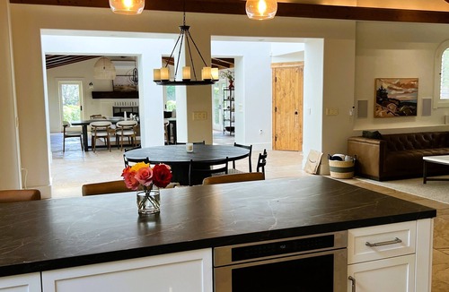 Sonoma House | Elegant Sonoma Estate on 3 Private Acres in Prime location