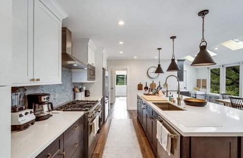 Freestone House | Elks Landing - Hot Tub And Tastings Included
