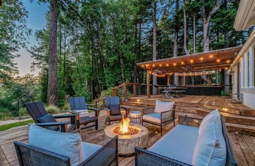 Freestone House | Elks Landing - Hot Tub And Tastings Included