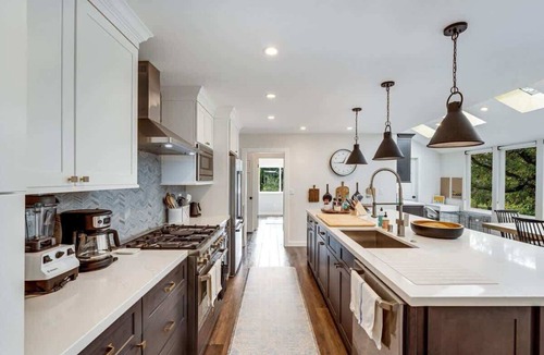 Freestone House | Elks Landing - Hot Tub and Tastings Included