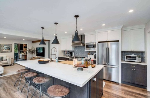 Freestone House | Elks Landing - Hot Tub and Tastings Included