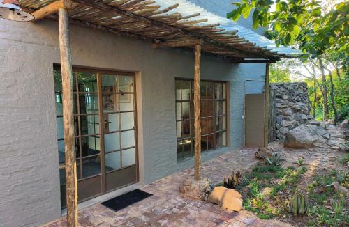 White River Bed & Breakfast | Eloff Guest House and Gallery