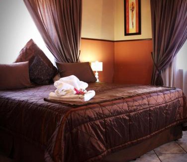 Kempton Park House | Elsjes Guesthouse