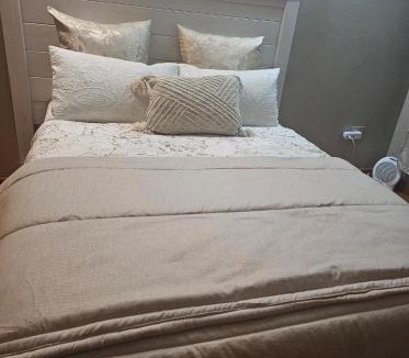 Emalahleni House | eMalahleni Companies & Contractors Accomodation