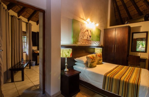 Hluhluwe Cabin | Emdoneni Lodge