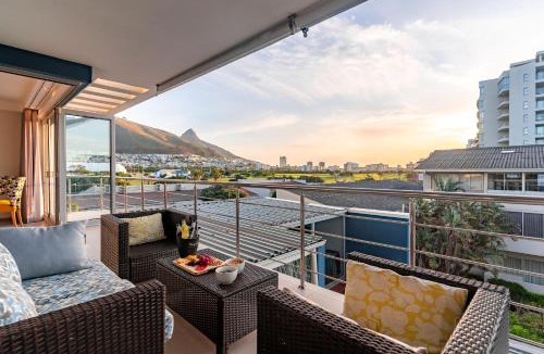 Mouille Point Apartment | Emerald Horizon Mouille Point - Views & Location