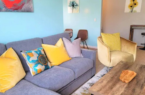 Old Mountain View Condo | Enchanted Retreat in Mountain View