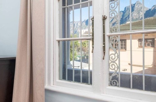 Rosebank House | Enchanting Abode in Rosebank