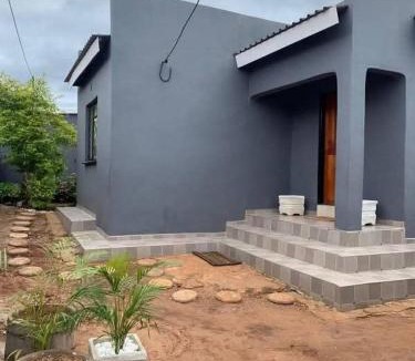 UPhongolo House | Encome Guest house