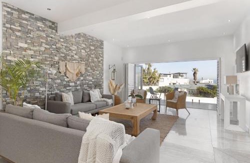 Big Bay Villa | Endless Summer Beach House by Host Agents