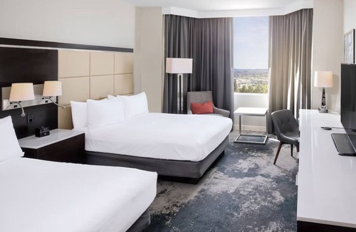 Redwood Shores Hotel | Enjoy a Hassle-Free and Comfortable Stay! 4 Family-friendly Units, Pets Allowed