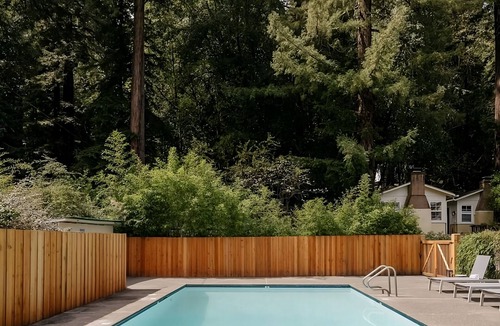 Guerneville Hotel | Enjoy a Hassle-Free and Comfortable Stay! Free Parking, Outdoor Swimming Pool