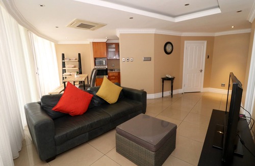 Durban Apartment | Enjoy Durbans Finest area along the beach