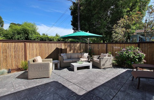 Eastside Santa Cruz House | Enjoy the sun and the great atmosphere at the Surf Shack. A beautiful cottage.