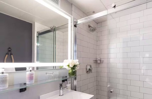 South Beach Hotel | Ensuring a Very Comfortable & Memorable Stay! Pets Are Welcome Here, Gym Onsite