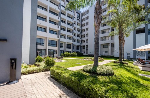 Pretoria Apartment | Entire 1 luxury bedroom en-suite apartment at the Regency Hotel