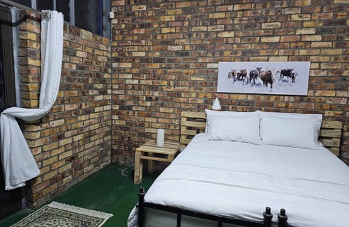 Tulbagh Other | Entire 3~4 bed +, Barnhouse at farm with 360 deg mountain views. Pet-Friendly!