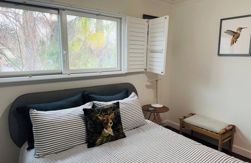 Novato House | Escape to Tahiti: Stylish 3-Bedroom Retreat with Luxe Amenities