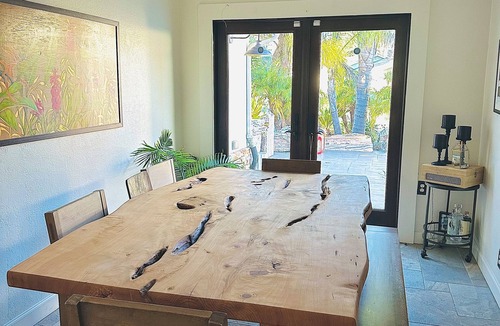 Novato House | Escape to Tahiti: Stylish 3-Bedroom Retreat with Luxe Amenities
