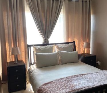 Robertsham House | Estelle Family cottage