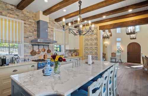 Napa Cottage | European-Inspired Luxury Napa Valley One-Bedroom Cottage With Vineyard Views.