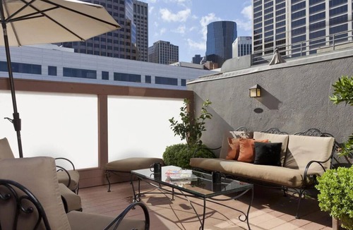 South Beach Hotel | European-Style Comfort Near Fisherman's Wharf – Elegant Room