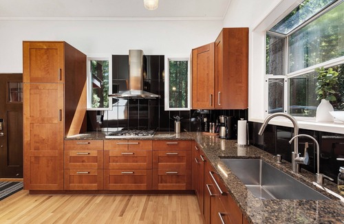 Northwood House | Everwood ~ Hot Tub, Views. Private and Updated Retreat
