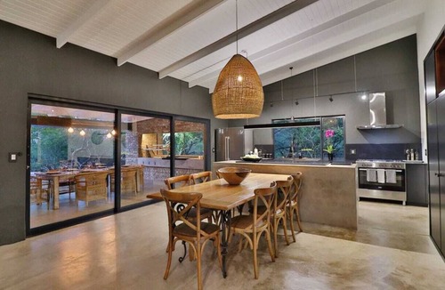 Marloth Park Villa | Exclusive 3-bedroom vacation home bordering Kruger National Park