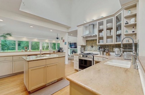 Freestone House | Exclusive Lux Villa Estate with private pool, hot tub, game room & bocce court