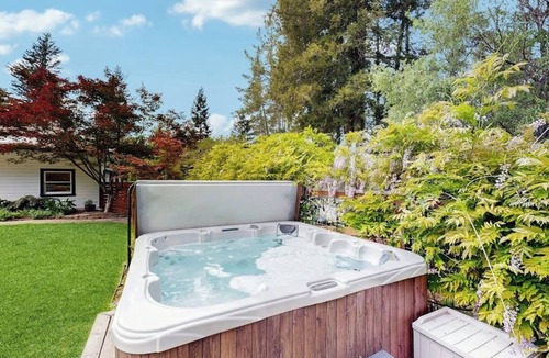 Freestone House | Exclusive Lux Villa Estate with private pool, hot tub, game room & bocce court