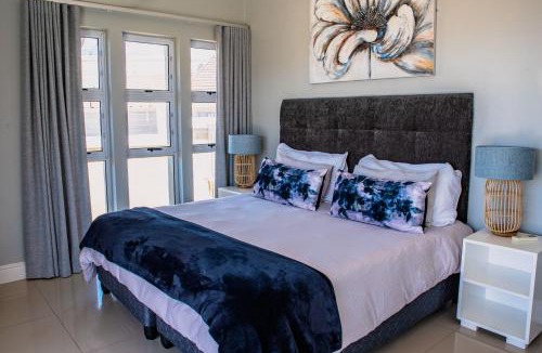 Humewood Villa | Exclusive Poolside Villa, Humewood