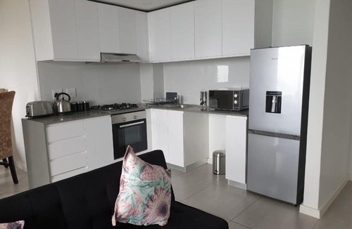 Hillhead Apartment | Exclusive Sea view Coral Point Studio