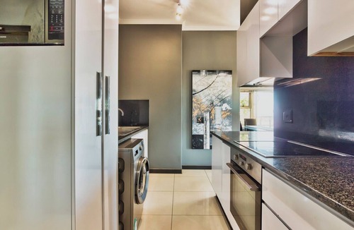 Observatory Apartment | Executive 2-Bedroom Apartment with 180° City Views in Cape Town