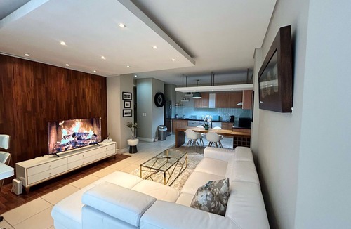 Kew Apartment | Executive Luxury 2 Bedroom Apartment