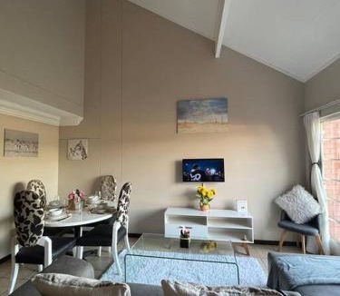 Arcadia Apartment | Executive suite@Lofts