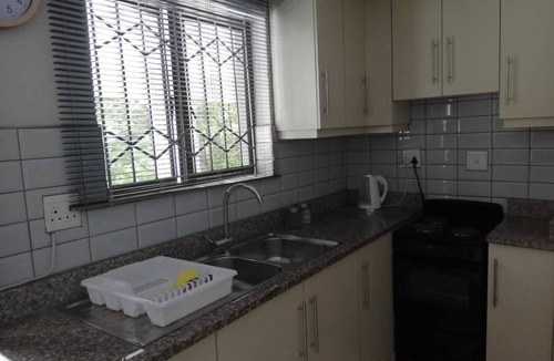 Kingsborough Apartment | Exotic cool Bluebird Guest apartment- 5 min to beach