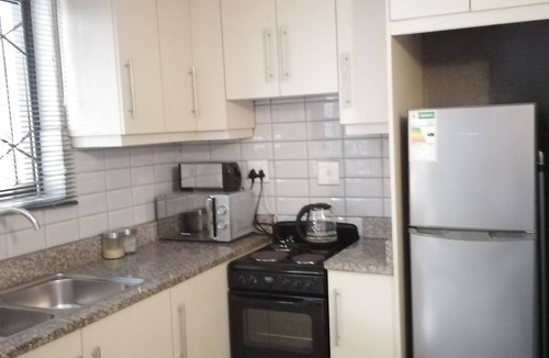 Kingsborough Apartment | Exotic cool Bluebird Guest apartment- 5 min to beach
