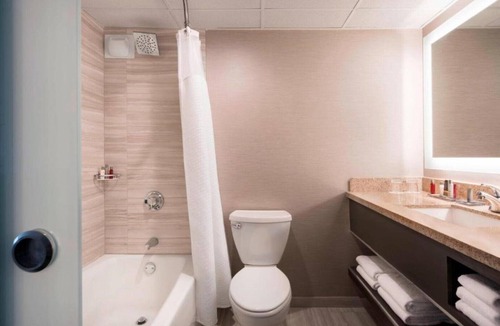 Burlingame House | Experience a redesigned hotel near the San Francisco airport