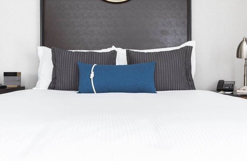 South Beach House | Experience Soothing Moments & Luxury! Pet-friendly Property, Onsite Parking!
