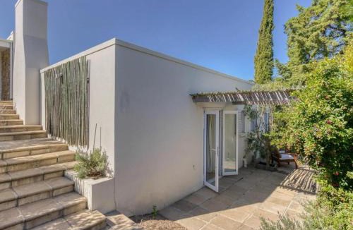 Somerset West Bed & Breakfast | Explorer Guesthouse