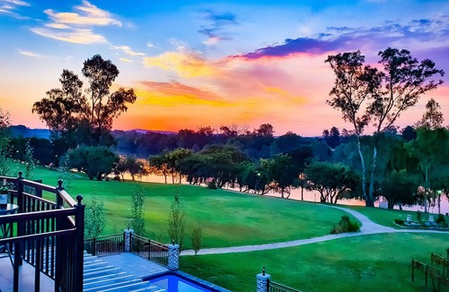 Parys Apartment | Exquisite Pont de Val Riverside Escape Apartment