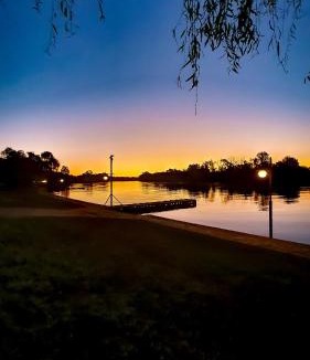 Parys Apartment | Exquisite Pont de Val Riverside Escape Apartment