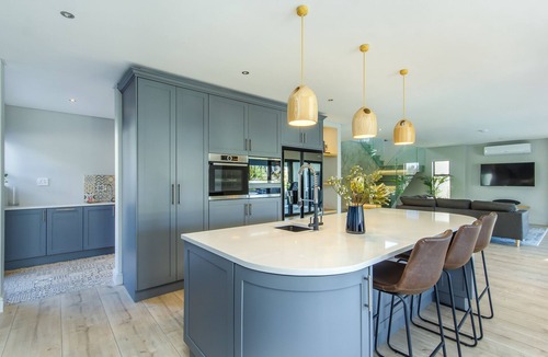 Simondium House | Exquisite Pool House on Pearl Valley Golf Estate - secure and exclusive