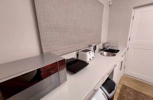 Hout Bay Apartment | Eye2SA- Hout Bay treasure where 3 mountains meet the Atlantic ocean