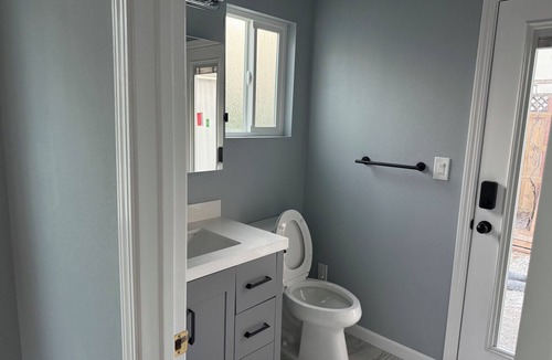 Roosevelt House | Fabulous 1b1b with AC in Redwood City