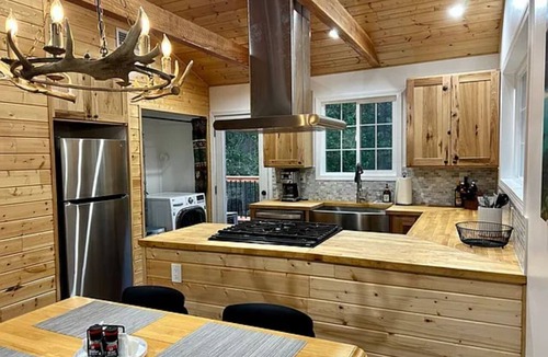 Kyburz Cabin | Fabulous 2-bedroom cabin in Kyburz perfect for a getaway
